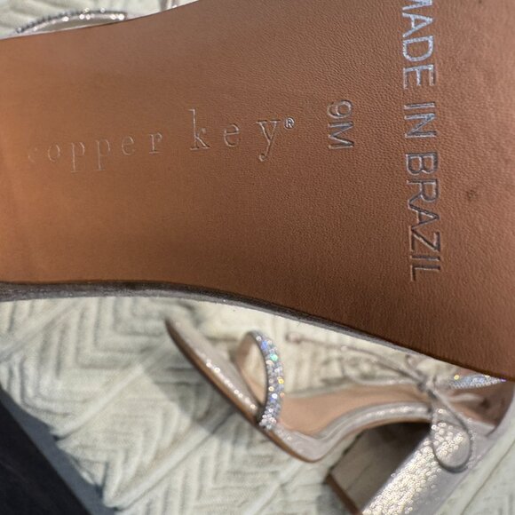 Worn ONCE - Copper Key Rhinestone Women's 4" Block Heel Sandals Size 9 Tie Ankle - Picture 10 of 10